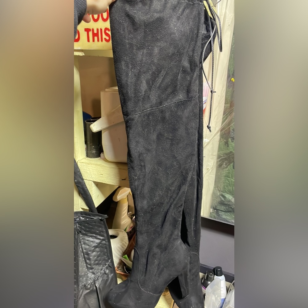 71/2 boots with tie string over the knee